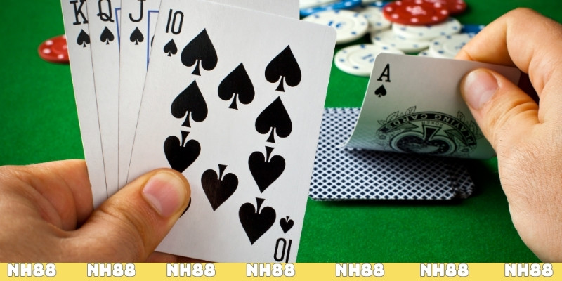 Sám chi là tổ hợp thường gặp khi đánh poker